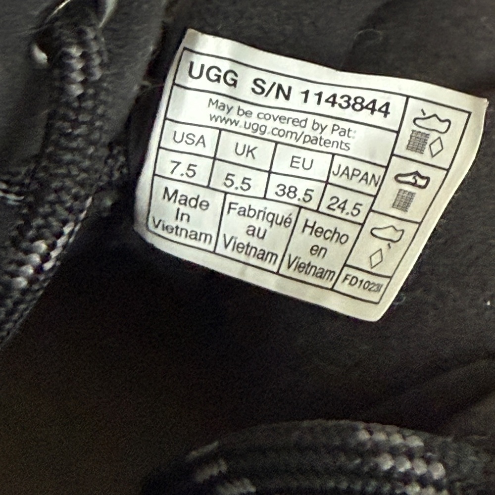 EUC - Women’s UGG Yose Puffer Lace Boot Waterproof - 7.5 - Picture 5 of 5